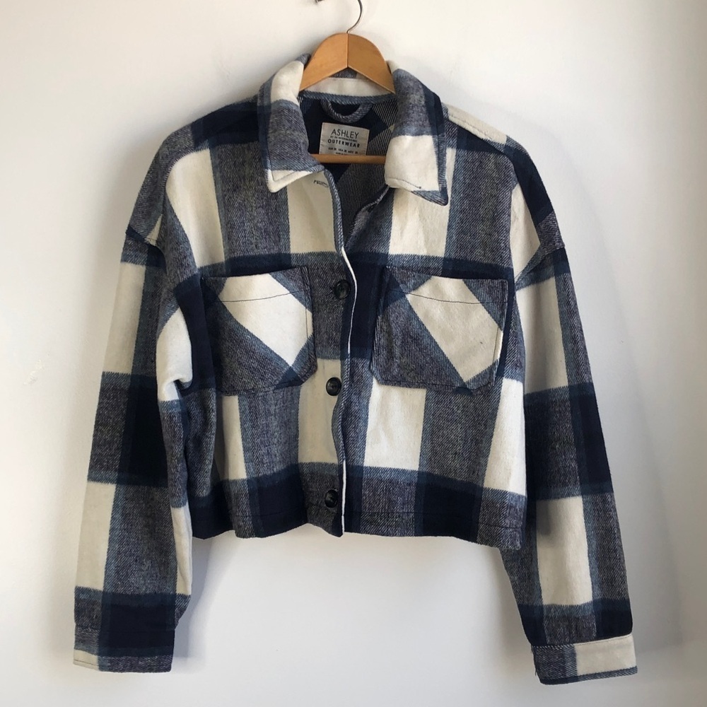 Ashley By 26 International Navy and Cream Plaid cropped flannel shacket